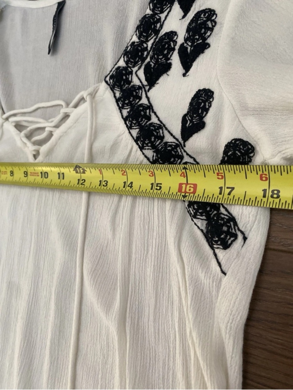 Tiffosi Women's Ivory Peasant Boho Blouse Top with Black Embroidery Women’s Sz S - Picture 11 of 16